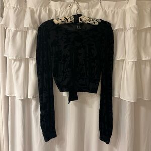Forever 21 black floral velvet overlay cropped blouse size S